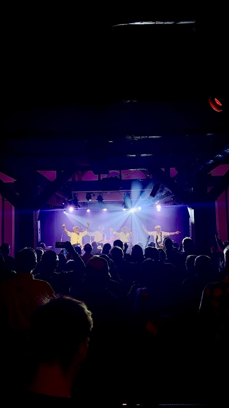 Bühnenaufbau The Rubettes in der Kulturmühle Buchhagen